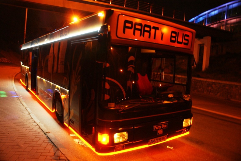 Автобус Party Bus - фото 1