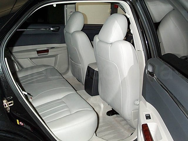 Седан Chrysler 300 C black - фото 4