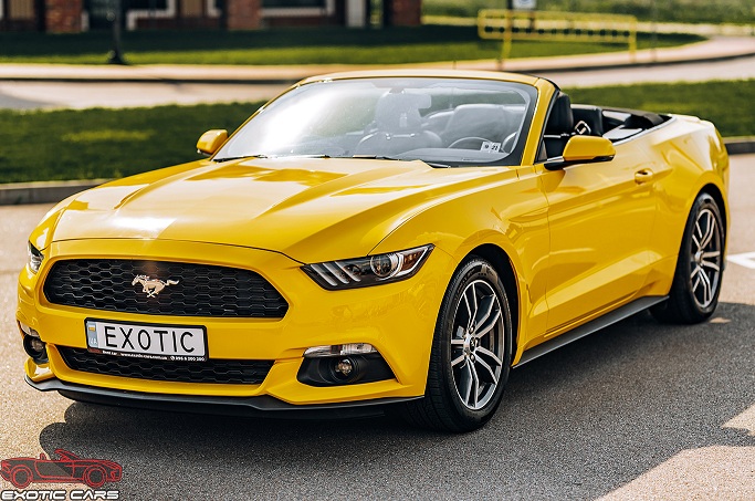 Спортивное Авто Ford Mustang прокат в Киеве, заказ кабриолета в Киеве