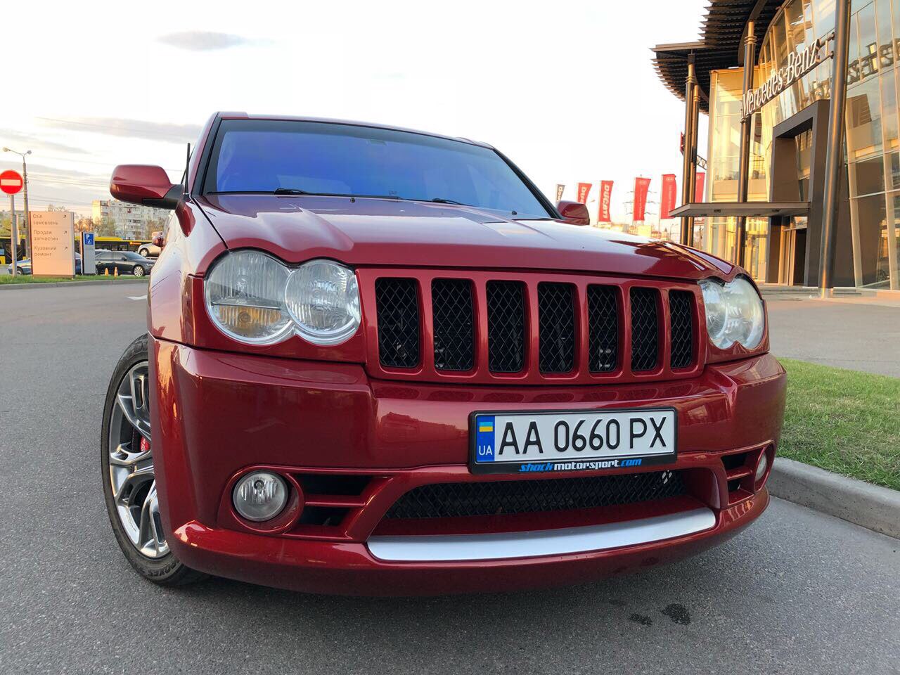 Джип Jeep SRT в прокат Киев, аренда джипа