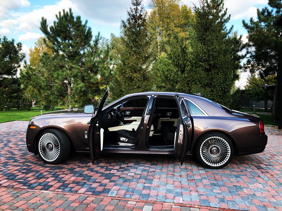 Седан Rolls-Royce Ghost - фото 3Прокат кабриолетов в Киеве - 