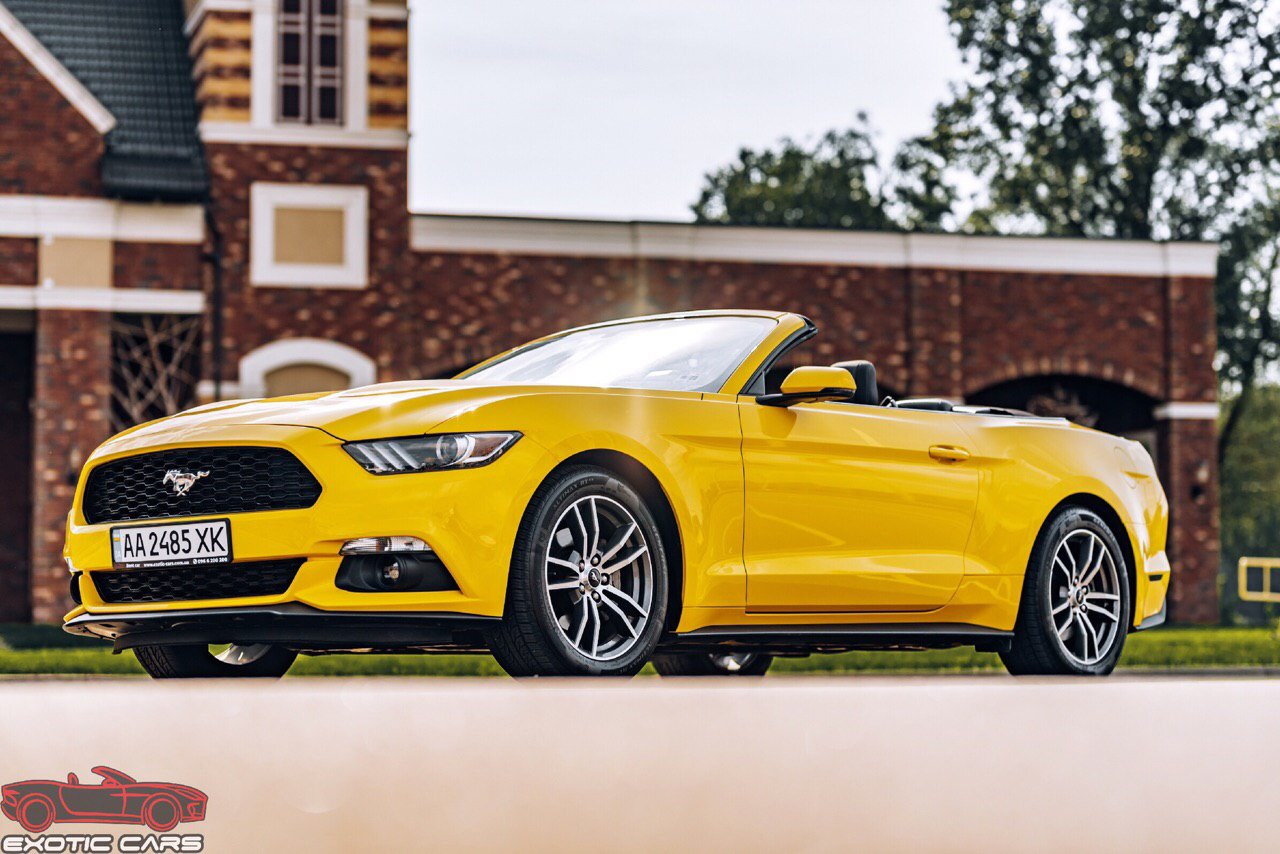Спортивное Авто Ford Mustang прокат в Киеве, аренда кабриолета в Киеве